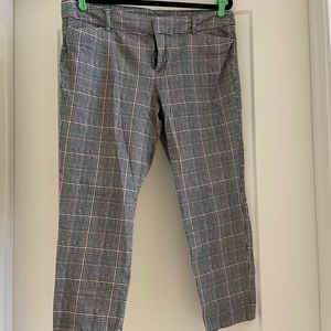Black, white, & pink plaid Old Navy Pixie pants size 14
